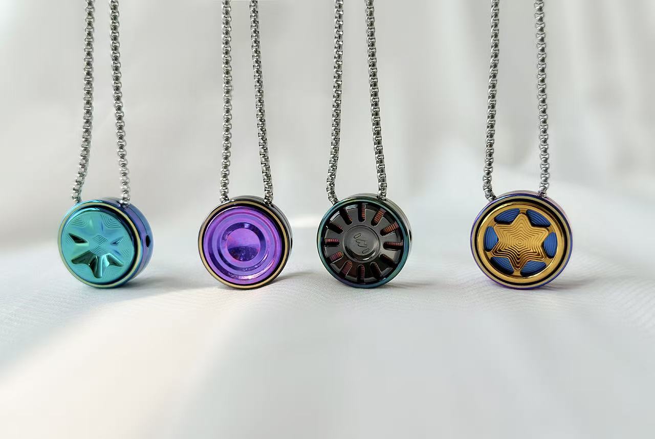"Novo" Lock Necklace