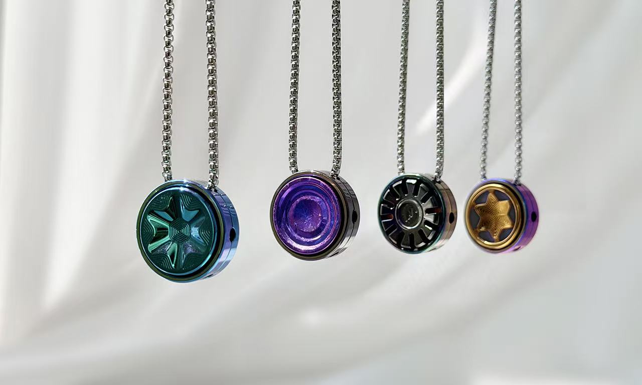 "Novo" Lock Necklace