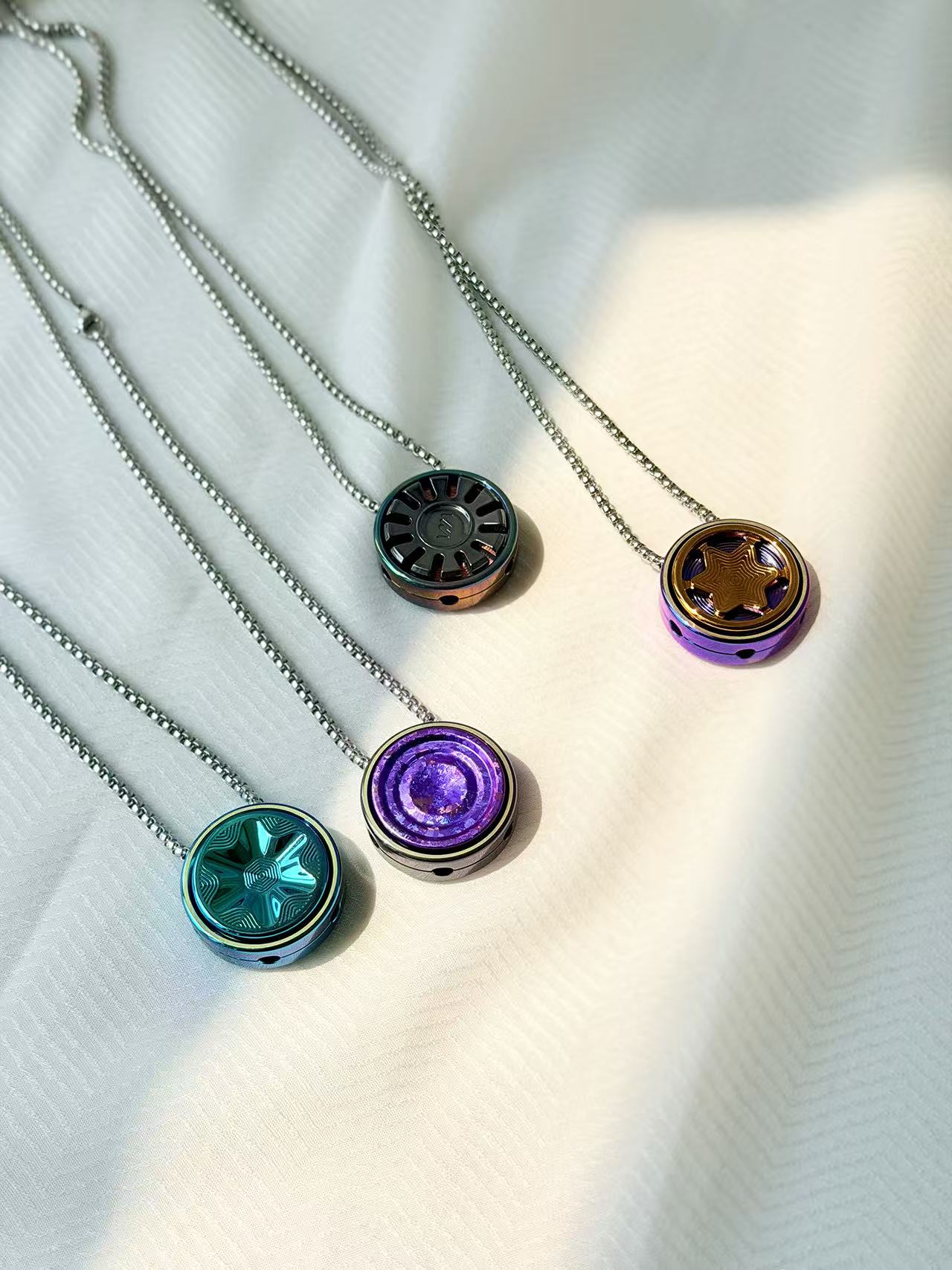 "Novo" Lock Necklace