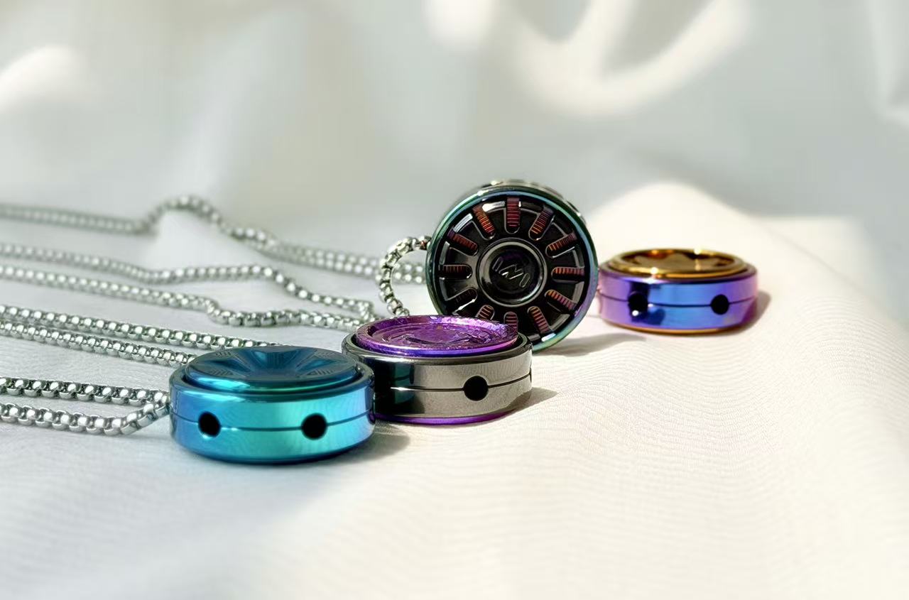 "Novo" Lock Necklace