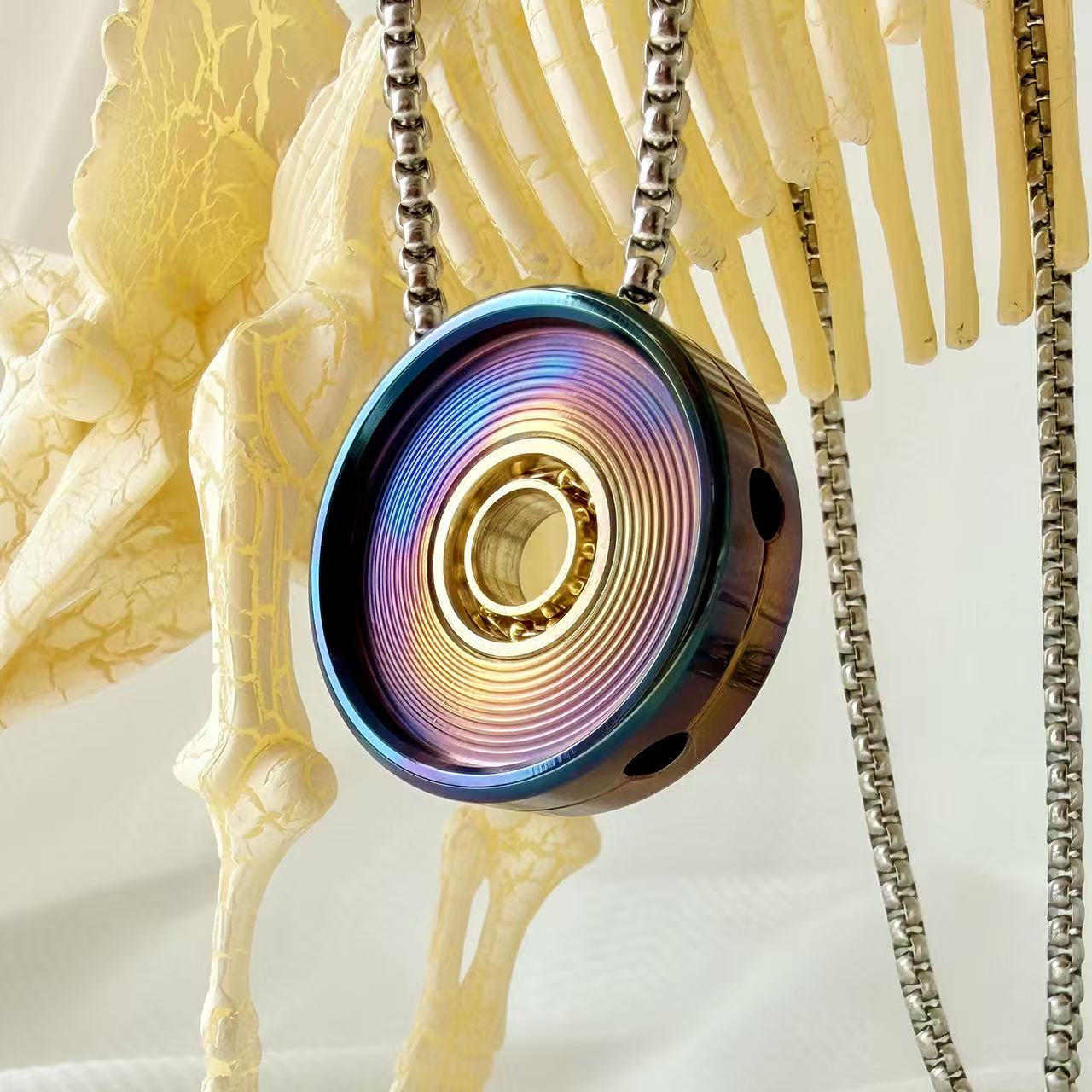 "Novo" Lock Necklace