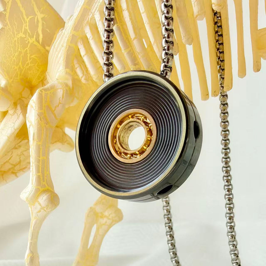 "Novo" Lock Necklace